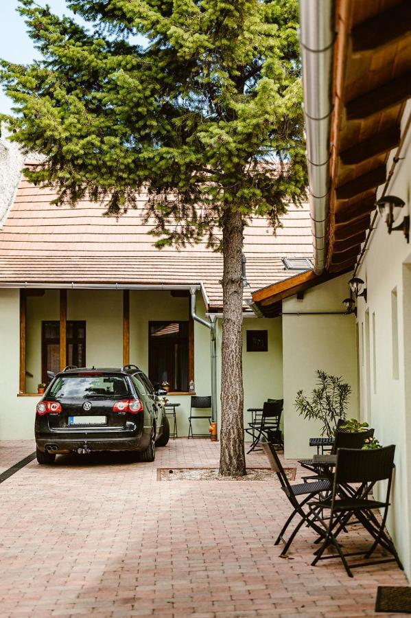 Sziklavendeghaz Aparthotel Veszprém Εξωτερικό φωτογραφία